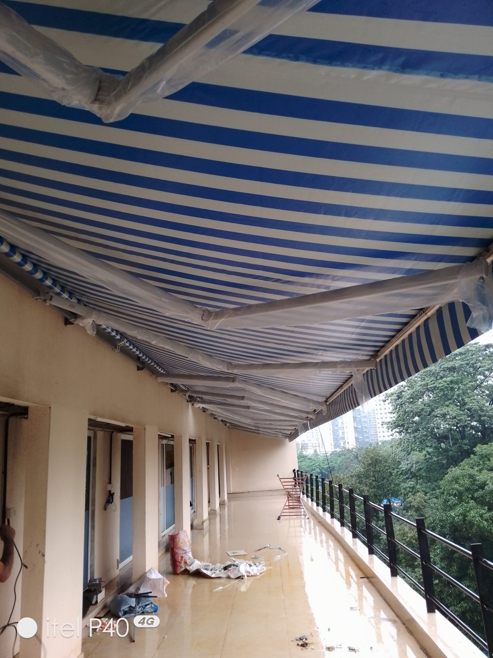Retracable awning 80 feet Width